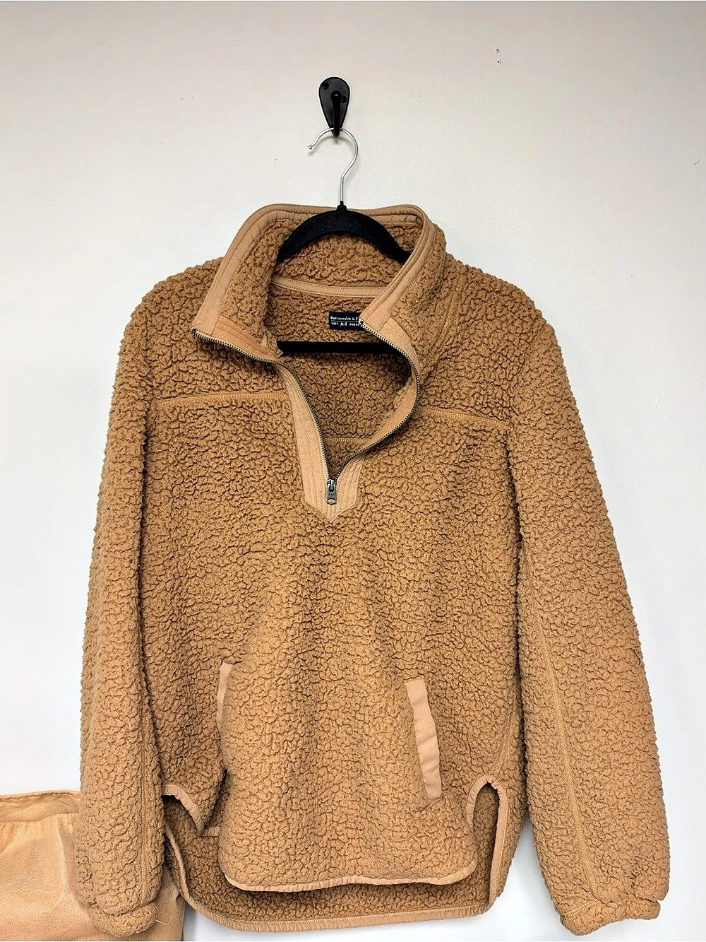Abercrombie & Fitch Soft A&F Sherpa Quarter-Zip Pullover Tan Women’s Large